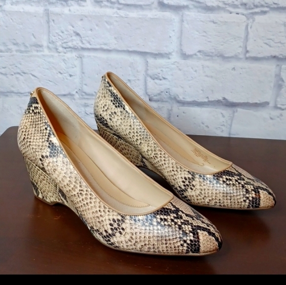 Cole Haan The Go-To Snake Print Pumps Almond Toe Heel Wedge Size 8 - Picture 5 of 10
